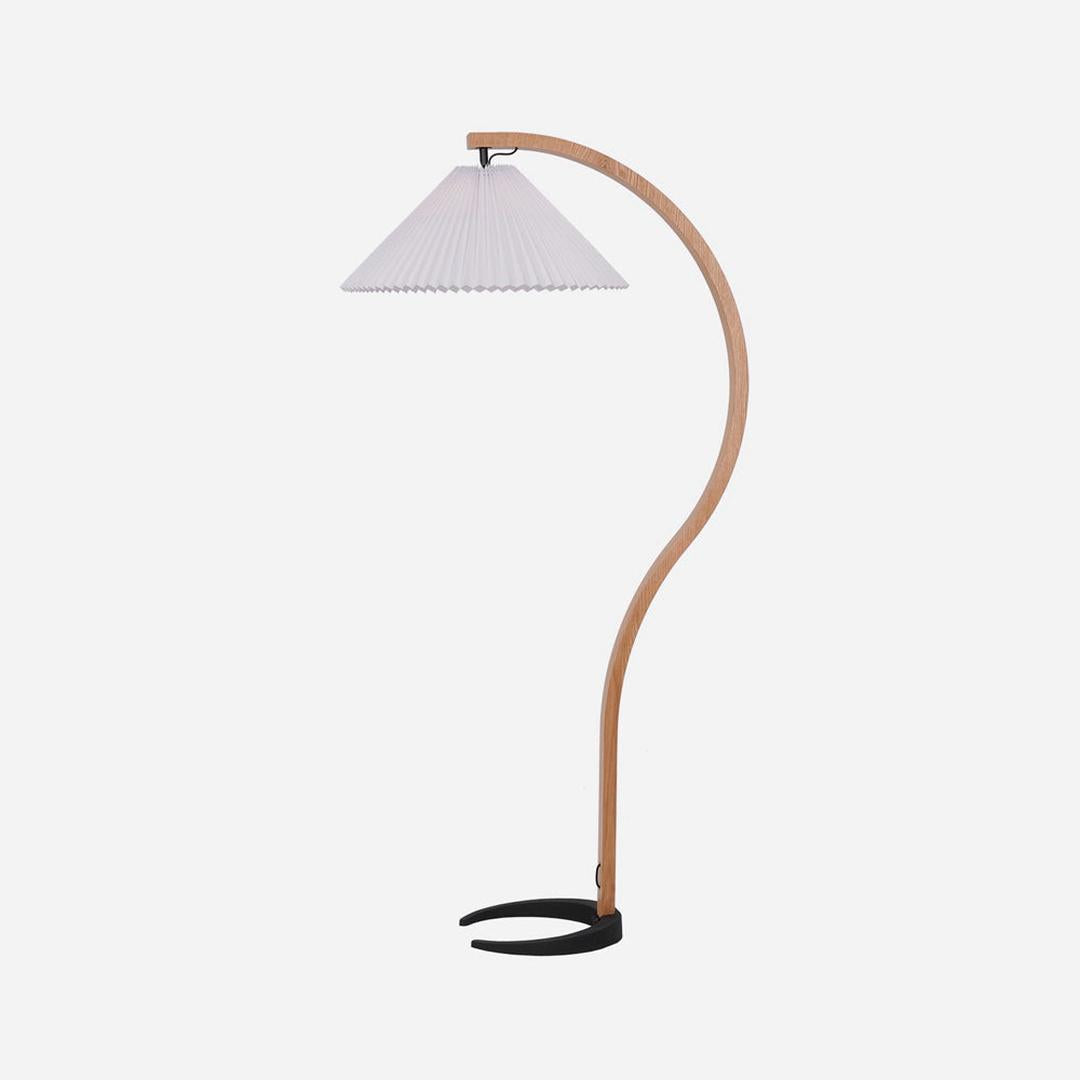 Drewniana Podłogowa Lampa Z Plisowanym Kloszem