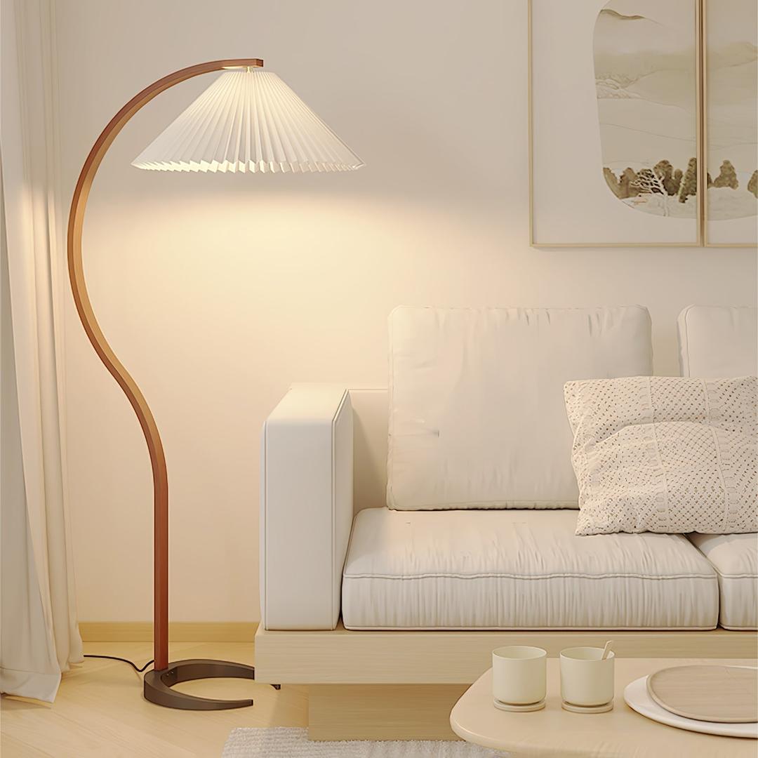 Drewniana Podłogowa Lampa Z Plisowanym Kloszem