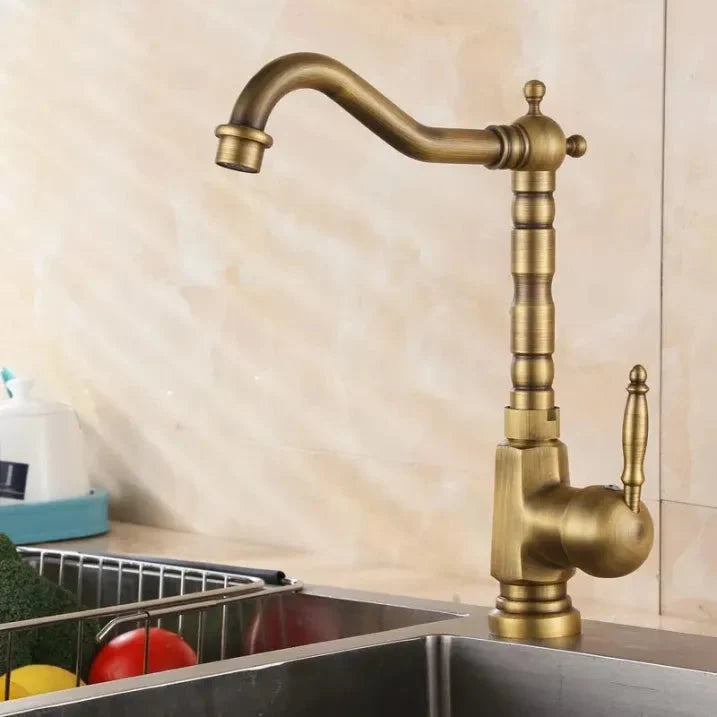 Bateria Kuchenna Vintage Mosiądz z Wylewką Obrotową 360° – widok produktu 3 | Nuvira Home