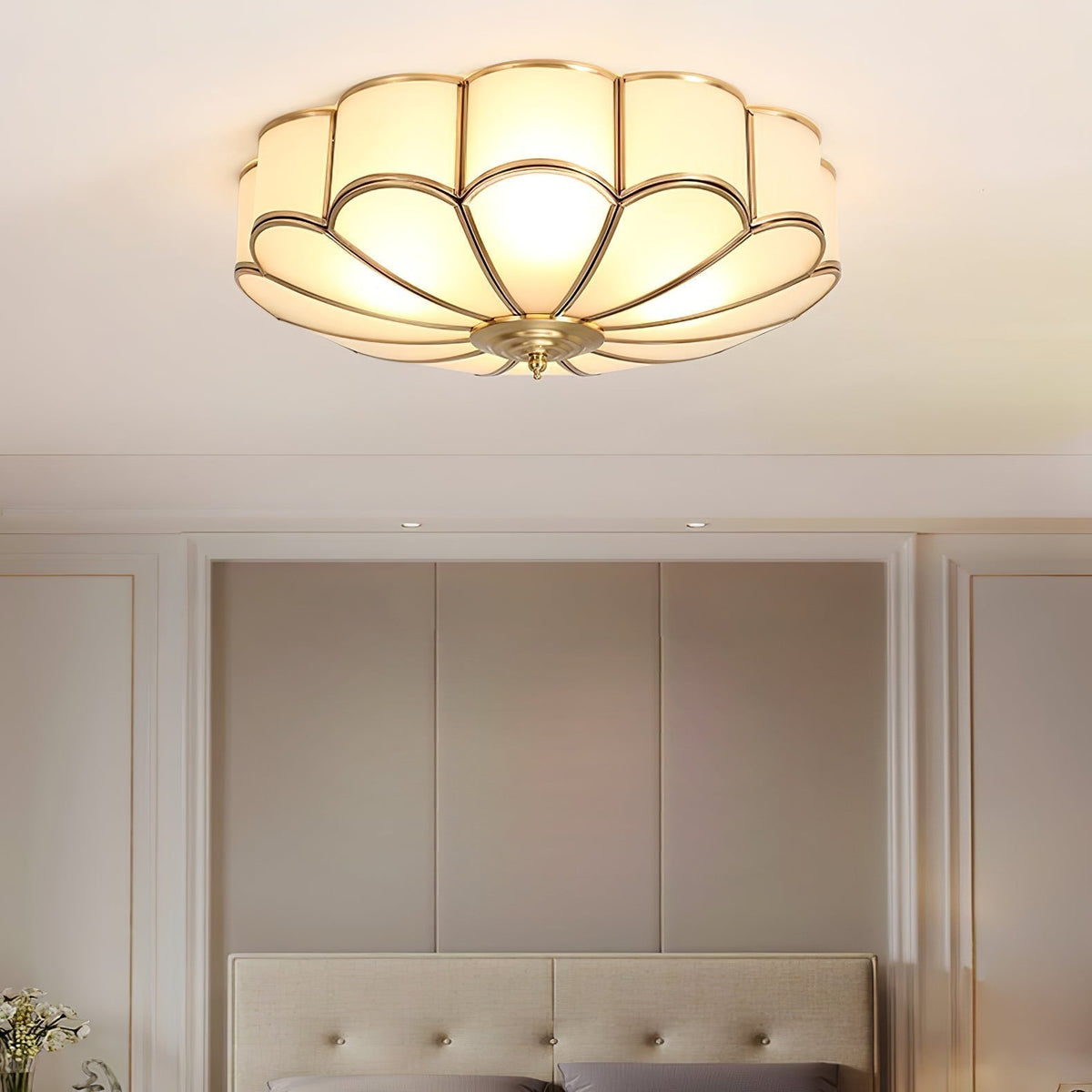 Lampa Sufitowa Art Deco w Kwiatowy Wzór ze Szkła Mrożonego – widok produktu 9 | Nuvira Home