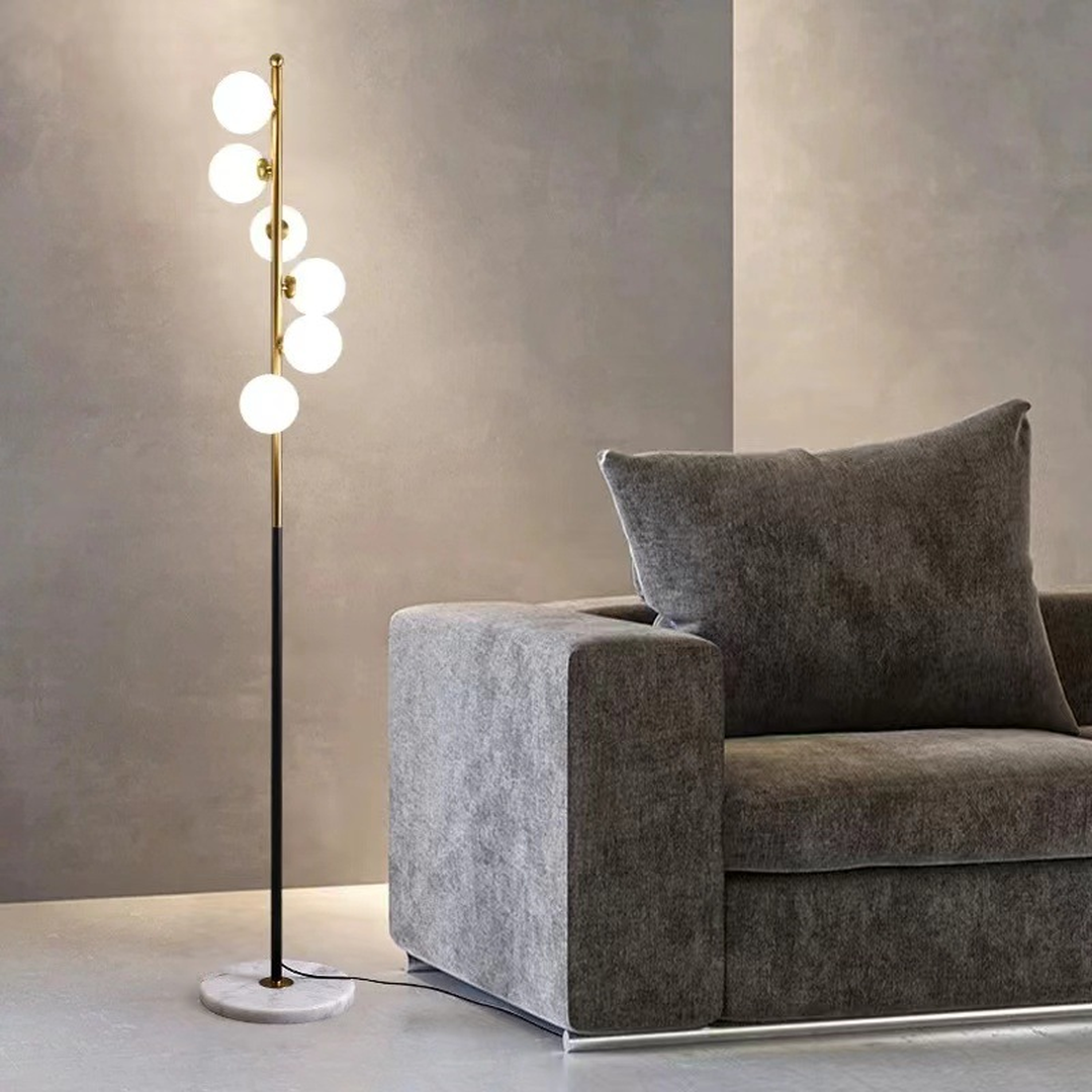 Nordycka Podłogowa Lampa Ze Szklaną Kulą – widok produktu 20 | Nuvira Home