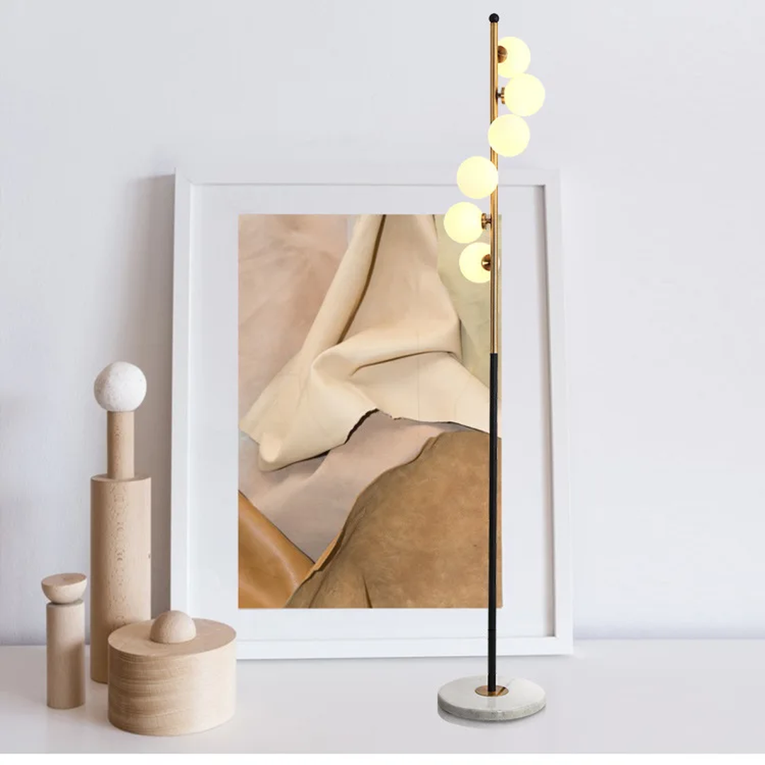 Nordycka Podłogowa Lampa Ze Szklaną Kulą – widok produktu 21 | Nuvira Home