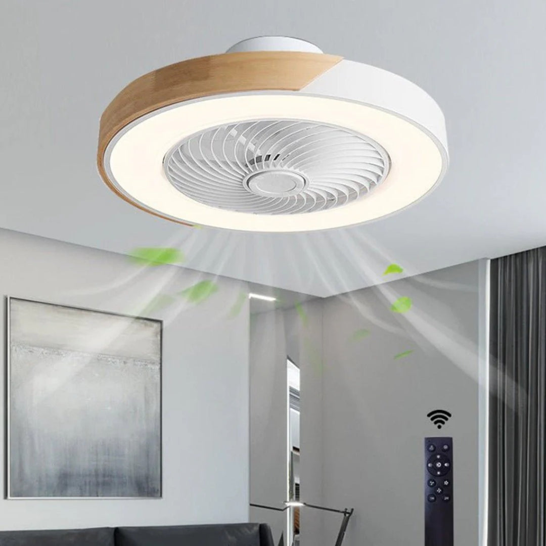 Nowoczesny drewniany wentylator sufitowy z lampą LED – widok produktu 2 | Nuvira Home