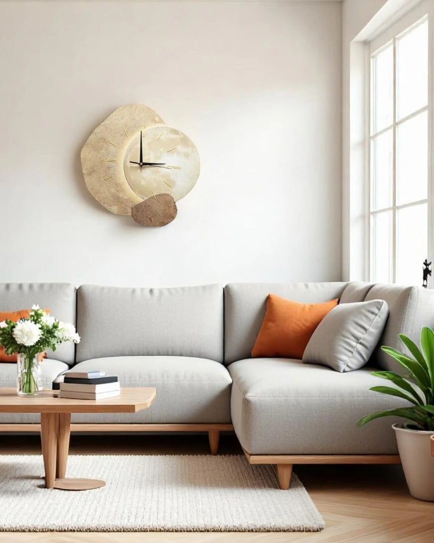 Nowoczesny świecący zegar ścienny o nieregularnym kształcie – widok produktu 8 | Nuvira Home